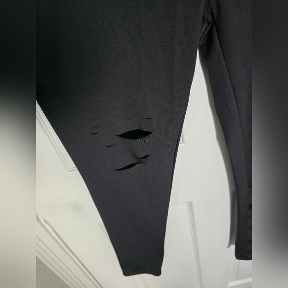 SHEIN Black Leggings with Elastic Waistband and Tapered Fit - Picture 7 of 10